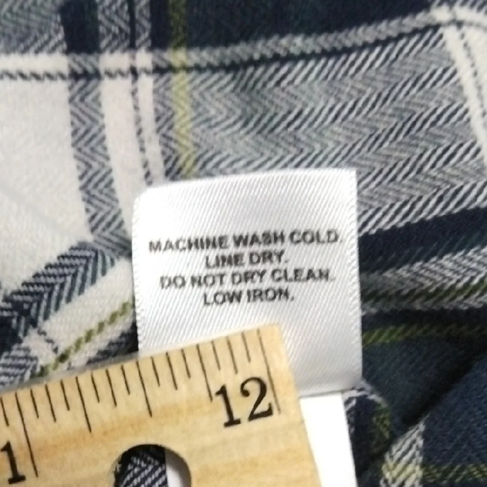 Magellan Hunt Gear Outdoors Men's Plaid Shirt -‎ Navy Blue And Green Stripped